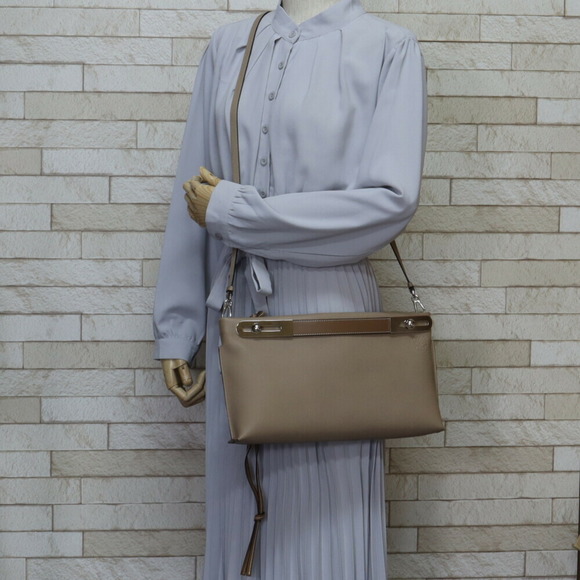 LOEWE Missy shoulder bag sheepskin beige ladies - Picture 2 of 9